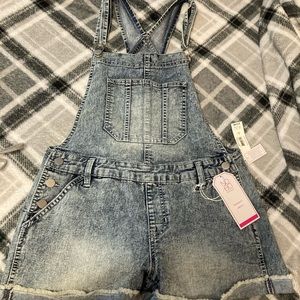 Overall shorts